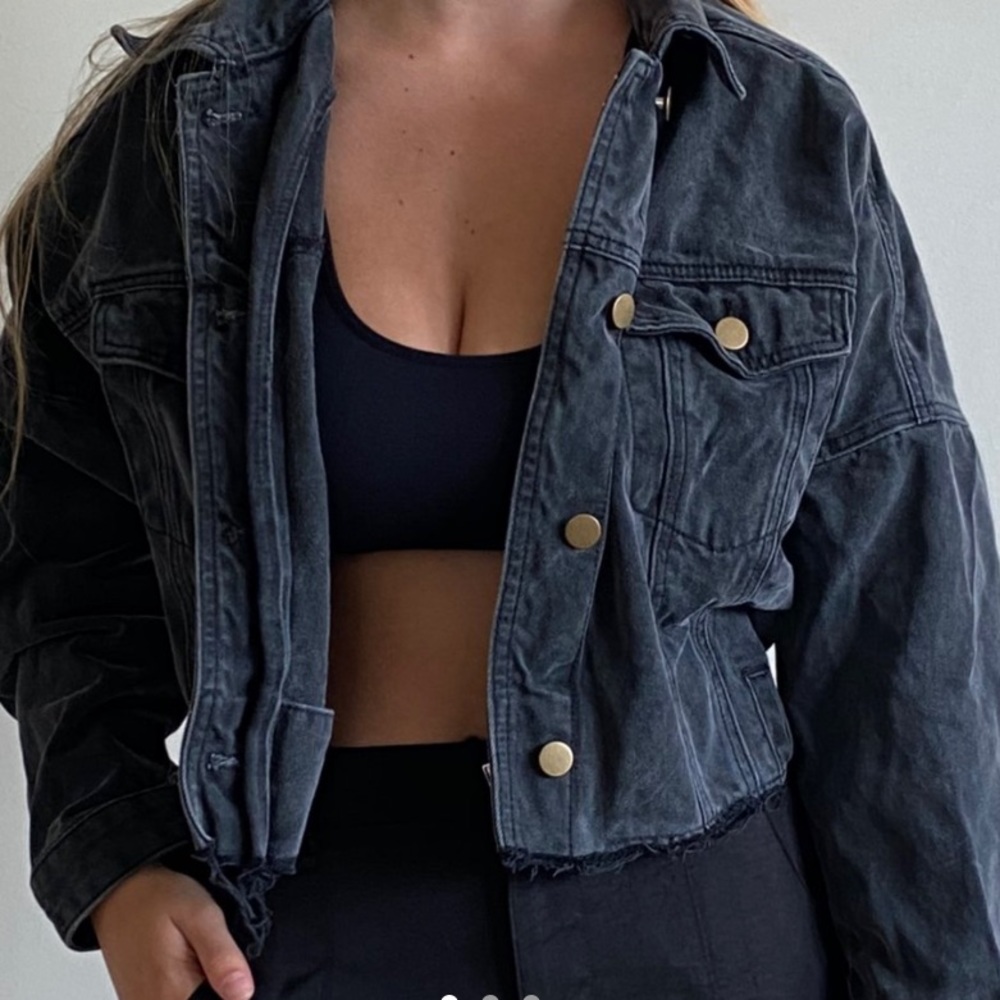 Cropped denim jacket